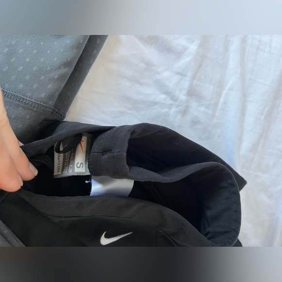 Bundle of 4 pairs of Nike leggings! Includes purple full-length dri-fit - Picture 4 of 4